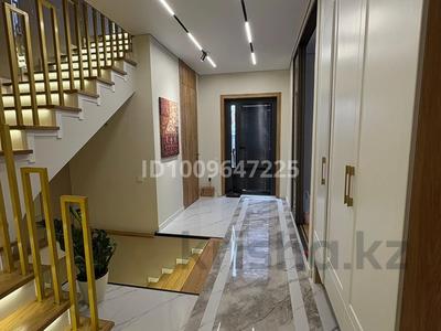 7-комнатная квартира · 270 м² · 3/3 этаж, мкр Нур Алатау, 13 34 за 250 млн ₸ в Алматы, Бостандыкский р-н