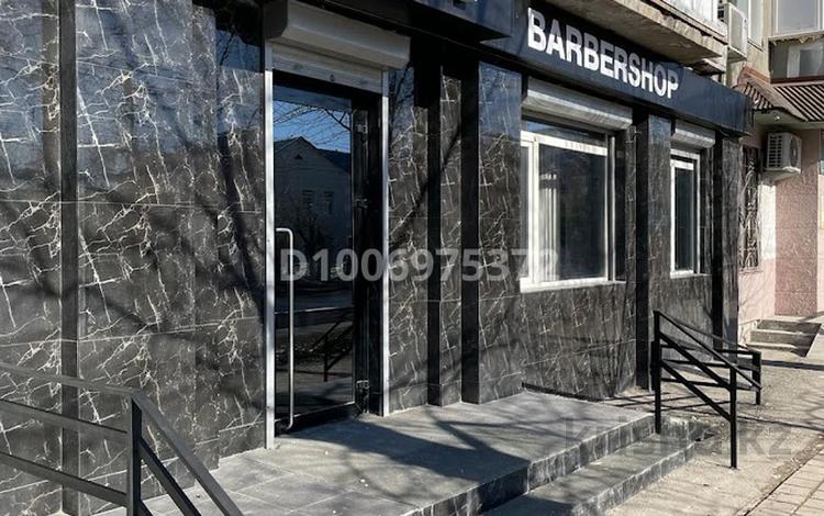 Свободное назначение, офисы, магазины и бутики, склады, общепит, салоны красоты, медцентры и аптеки, образование, развлечения · 81 м² за 39.7 млн 〒 в Костанае — фото 2