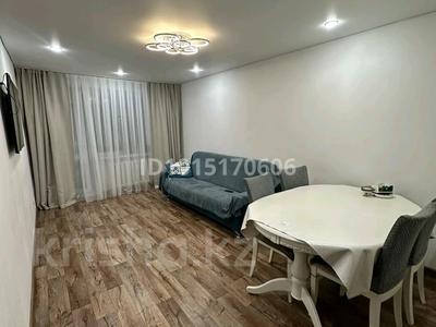 3-комнатная квартира · 63 м² · 5/5 этаж, мкр Юго-Восток, мкр Юго-Восток, 27й микрорайон 17 за 19.8 млн ₸ в Караганде, Казыбек би р-н