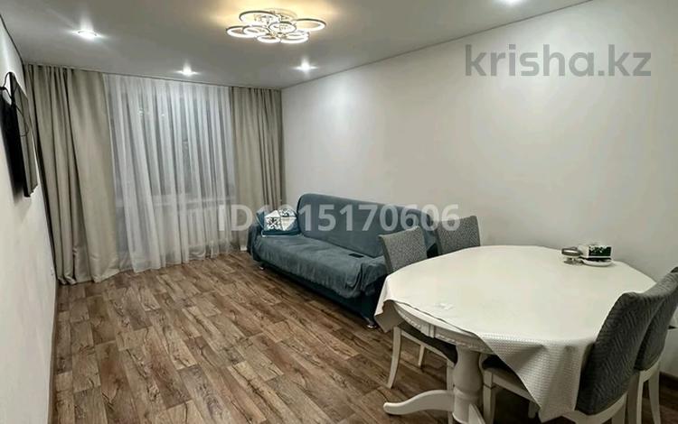 3-комнатная квартира · 63 м² · 5/5 этаж, мкр Юго-Восток, мкр Юго-Восток, 27й микрорайон 17 за 19.8 млн ₸ в Караганде, Казыбек би р-н — фото 2