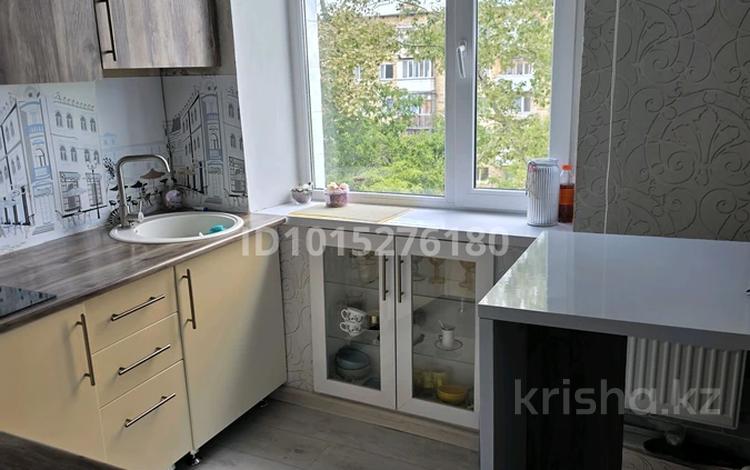 2-комнатная квартира · 42 м² · 4/5 этаж, Майкудук, Майкудук, 14й микрорайон 20 за 16 млн ₸ в Караганде, Алихана Бокейханова р-н — фото 2