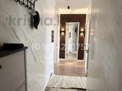 2-бөлмелі пәтер · 55.7 м² · 3/5 қабат, Жұлдыз ш/а., Кажел сариев 64 Б — Трасса Атырау-Доссор, бағасы: 18.5 млн ₸ в мкр Жулдыз