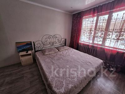 1-комнатная квартира · 33 м² · 1/5 этаж, Майкудук, Майкудук, 13й микрорайон 33 — Рядом Горняк, напротив Мактуба, ресторан Абиба за 10 000 ₸ в Караганде, Алихана Бокейханова р-н