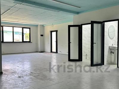 Еркін, кеңселер, дүкендер мен бутиктер, қоғамдық тамақтану орны, сұлулық салондары, фитнес және спорт, медорталықтар мен дәріханалар, білім орталықтары, ойын-сауық, конференц-залдар, кабинеттер және жұмыс орындары, студиялар · 750 м², бағасы: 6 млн ₸ в Алматы, Ауэзовский р-н