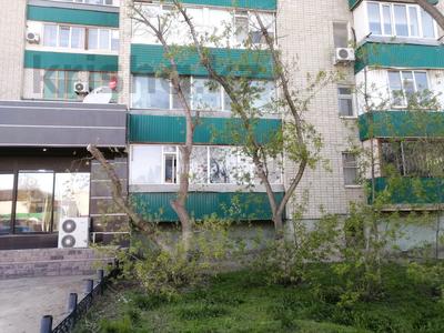 2-комнатная квартира, 48 м², 1/5 этаж, М. Оспанова 54 — район Сазда за 15.5 млн 〒 в Актобе
