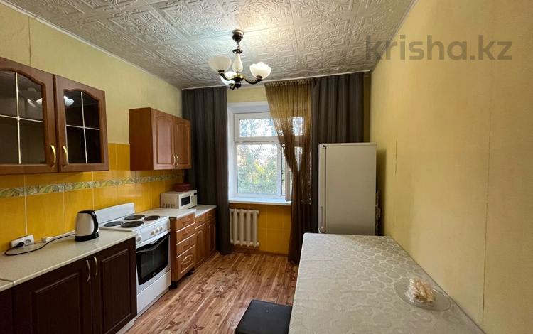 2-бөлмелі пәтер · 54 м² · 6/10 қабат, Степной 4 ш/а., бағасы: 21.4 млн ₸ в Караганде, Казыбек би р-н — фото 9