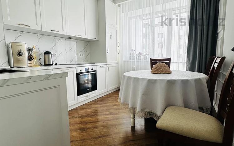 2-комнатная квартира · 60 м² · 6/9 этаж, Альфараби 44 за 41.5 млн ₸ в Астане, Есильский р-н — фото 2