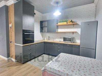 Аренда квартир посуточно в Алматы: 2-комнатная квартира · 63 м² · 12/18 этаж, Брусиловского 167 — Шакарима за 18 000 〒 2-комнатная квартира · 63 м² · 12/18 этаж, Брусиловского 167 — Шакарима за 18 000 〒 в Алматы, Алмалинский р-н