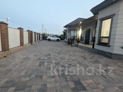 Отдельный дом · 5 комнат · 340 м² · 10 сот., жилой массив Жанаконыс-2, Жанаконыс-2 100 за 95 млн ₸ в Актобе