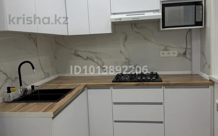 2-комнатная квартира · 54 м² · 1/5 этаж, мкр Новый Город, Ермекова 4 за 255 000 ₸ в Караганде, Казыбек би р-н — фото 2