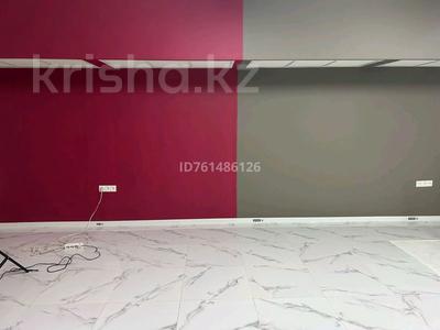 Еркін, кеңселер, дүкендер мен бутиктер, қоймалар, қоғамдық тамақтану орны, сұлулық салондары, монша, қонақ үй және демалыс орындары, медорталықтар мен дәріханалар, білім орталықтары, ойын-сауық · 65 м², бағасы: 12.5 млн ₸ в Актау, 17-й мкр