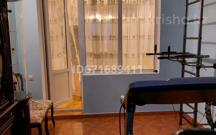 3-комнатная квартира · 120 м² · 3/9 этаж, Кулманова за 350 000 ₸ в Атырау — фото 2