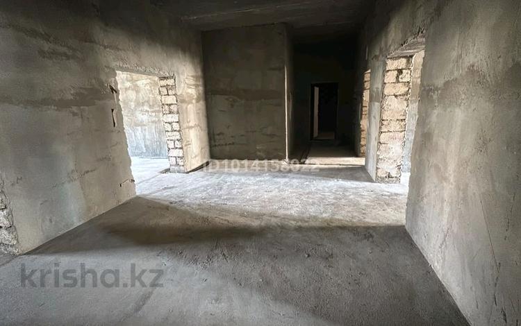 4-бөлмелі пәтер · 174 м² · 1/8 қабат, 32А ш/а. 4, бағасы: 40 млн ₸ в Актау, 32А мкр — фото 2