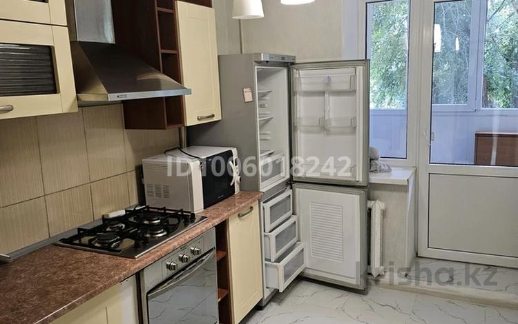 2-комнатная квартира · 56 м² · 3/9 этаж, курмангазы 150 — пересечение Ихсанова за 21 млн 〒 в Уральске, мкр Школьник — фото 2