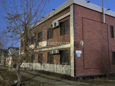 Свободное назначение, офисы, магазины и бутики, общепит, салоны красоты, бани, гостиницы и зоны отдыха, фитнес и спорт, медцентры и аптеки, образование, развлечения, конференц-залы, кабинеты и рабочие места, студии · 240 м² за 700 000 〒 в Актобе