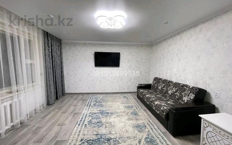 3-комнатная квартира · 70 м², мкр Юго-Восток, мкр Юго-Восток, мкр Степной 4 27 — Супермаркет Норма за 27.5 млн ₸ в Караганде, Казыбек би р-н — фото 2