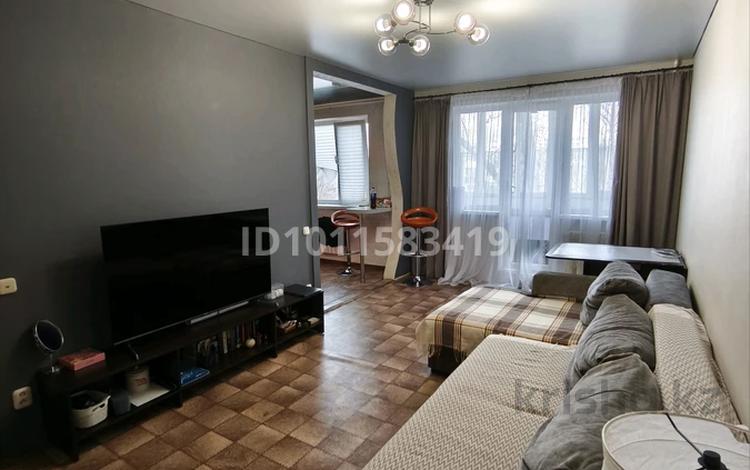 2-бөлмелі пәтер · 43.7 м² · 4/5 қабат, ул. Сакена Сейфуллина 22/2, бағасы: 9 млн ₸ в Темиртау — фото 2