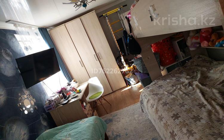 3-бөлмелі пәтер · 62.3 м² · 2/5 қабат, Ивана Ларина 6 — Жамбыла Сырым Датова, бағасы: 19 млн ₸ в Уральске — фото 3