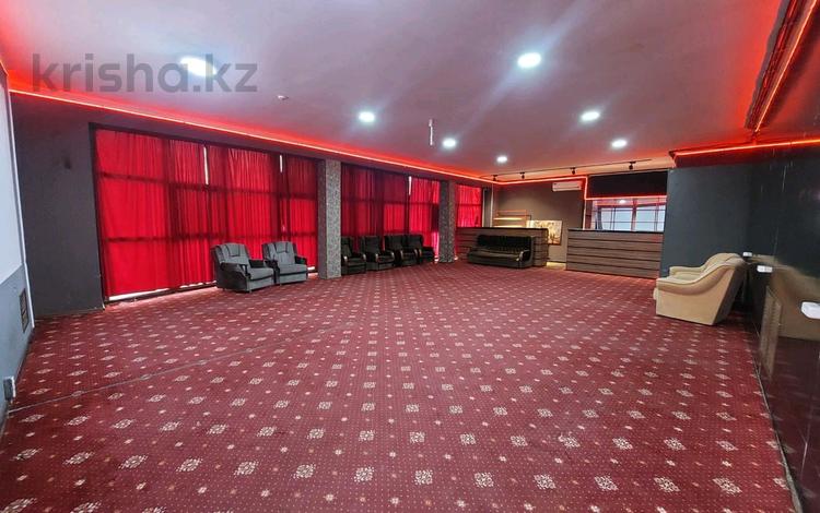 Свободное назначение, офисы, фитнес и спорт, образование, развлечения, конференц-залы, студии · 100 м² за 135 000 〒 в Таразе — фото 2
