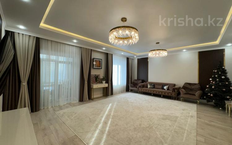 5-бөлмелі пәтер · 190 м² · 2/5 қабат, мкр. Алтын орда, бағасы: 105 млн ₸ в Актобе — фото 2