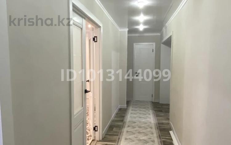 4-бөлмелі пәтер · 74 м² · 8/9 қабат, 19-шағынаудан 43, бағасы: 26 млн ₸ в Караганде, Алихана Бокейханова р-н — фото 3