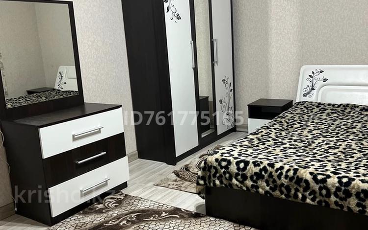2-комнатная квартира · 60 м² · 1 этаж, Кабанбай Батыра 126 — Бывшая Клубная улица за 12 500 〒 в Шу — фото 14