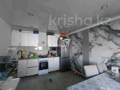 Жеке үй · 3 бөлме · 70 м² · , 8 километр квартал А — Возле 41 школы, бағасы: 11 млн ₸ в Семее