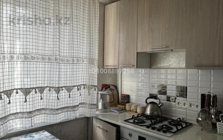 2-бөлмелі пәтер · 44 м² · 2/4 қабат, мкр №5 — Абая Алтынсарина, бағасы: 300 000 ₸ в Алматы, Ауэзовский р-н — фото 2