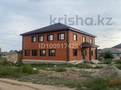 Отдельный дом · 9 комнат · 370 м² · 13 сот., мкр. Алтын орда, Ск Гульдер 132 за 2 млн 〒 в Актобе