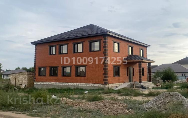 Отдельный дом · 9 комнат · 370 м² · 13 сот., мкр. Алтын орда, Ск Гульдер 132 за 2 млн 〒 в Актобе — фото 2