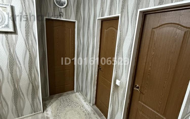 3-бөлмелі пәтер · 62.8 м² · 2/4 қабат, 22 квартал 27 — Зерек мектеп жанында, бағасы: 15 млн ₸ в Мангышлаке — фото 2