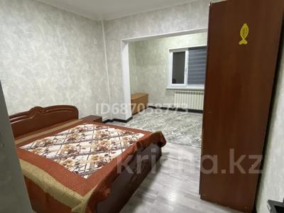 Пәтерлер в Шымкенте: 2-бөлмелі пәтер · 50 м² · 2/5 қабат, мкр Север 10 — Торговый дом Север и лаваш центр, бағасы: 200 000 〒 2-бөлмелі пәтер · 50 м² · 2/5 қабат, мкр Север 10 — Торговый дом Север и лаваш центр, бағасы: 200 000 〒 в Шымкенте, Аль-Фарабийский р-н