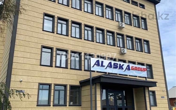 Офисы, склады, салоны красоты, конференц-залы, кабинеты и рабочие места, студии · 34 м² за 102 000 〒 в Павлодаре — фото 2