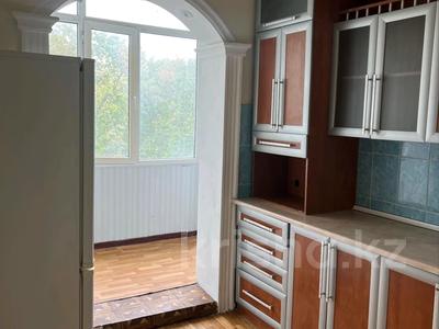 2-бөлмелі пәтер · 50 м² · 4/5 қабат, 1 микрорайон (Акбулак) — Торговый центр, бағасы: 100 000 ₸ в Таразе