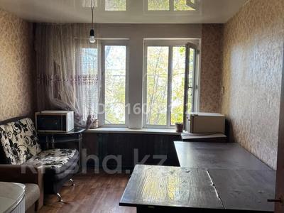 2-комнатная квартира · 46 м² · 2/2 этаж, мкр Михайловка , Мусина 29 4 за 10 млн ₸ в Караганде, Казыбек би р-н