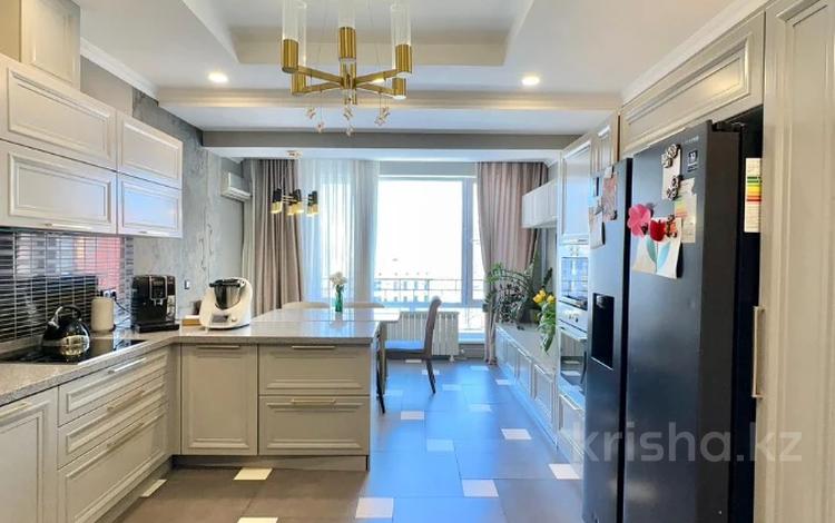4-бөлмелі пәтер · 180 м² · 9/13 қабат, Ходжанова — Ергожина, бағасы: 149 млн ₸ в Алматы, Бостандыкский р-н — фото 2