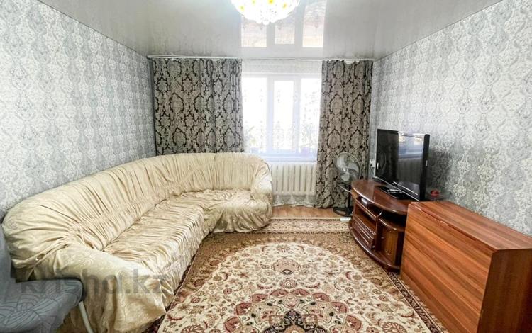 3-бөлмелі пәтер · 54 м² · 2/2 қабат, 9-й микрорайон 2, бағасы: 10.5 млн ₸ в Талдыкоргане, мкр военный городок Жулдыз — фото 8