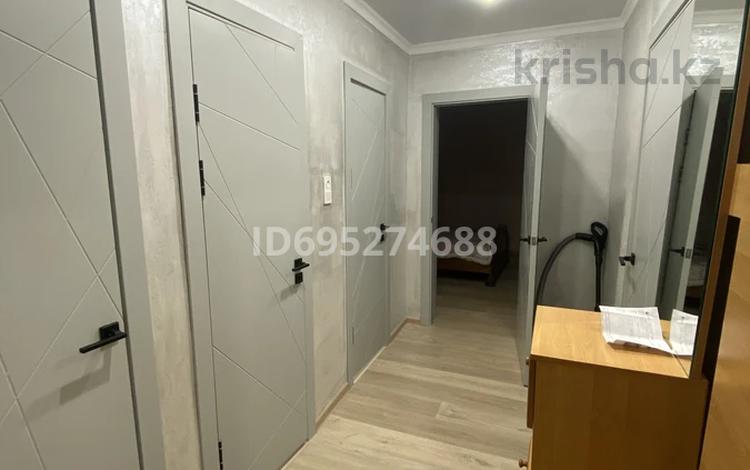 1-комнатная квартира · 50 м² · 1/5 этаж, 15-й мкр 3 — Набережной и магазином Нур за 14 000 ₸ в Актау — фото 2