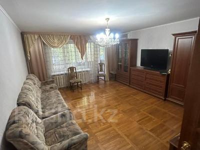 3-бөлмелі пәтер, 90 м², 3/5 қабат ай сайын, Шевченко 65, бағасы: 250 000 〒 в Уральске