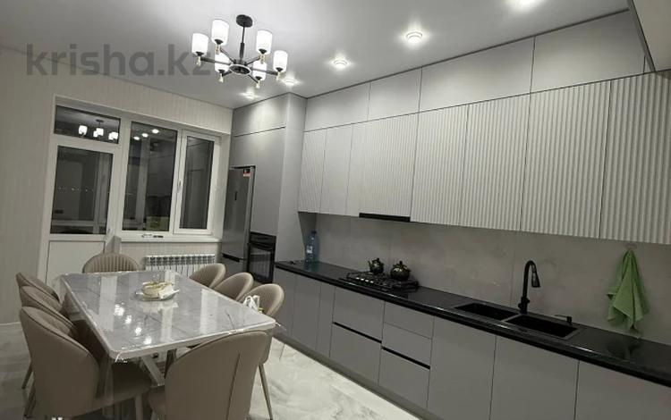2-комнатная квартира · 75.5 м² · 3/56 этаж, Жарык 14 за 26 млн ₸ в Атырау — фото 5