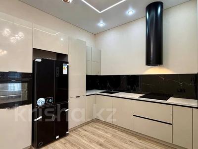 4-комнатная квартира · 111 м² · 3/4 этаж, мкр Ак Шагала 10 за 81 млн ₸ в Атырау