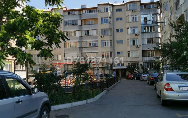 1-комнатная квартира · 45 м² · 5/6 этаж, мкр Кокжиек 51 за 160 000 ₸ в Алматы, Жетысуский р-н — фото 2