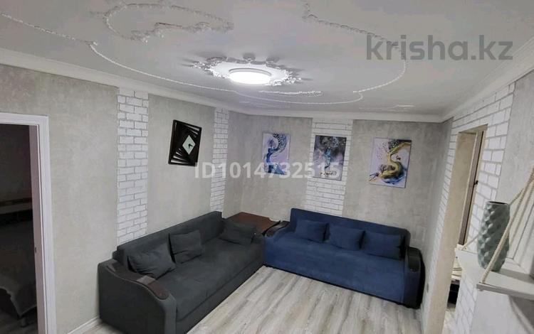 2-бөлмелі пәтер · 48 м² · 4/5 қабат, Момышулы 18-53, бағасы: 18 000 ₸ в Жезказгане — фото 2