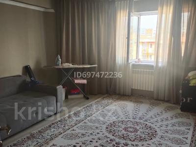 1-бөлмелі пәтер, 53 м², 5/5 қабат ай сайын, мкр Думан-2 24, бағасы: 280 000 〒 в Алматы, Медеуский р-н