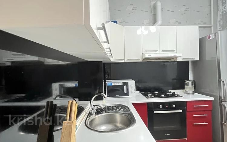 3-комнатная квартира · 86.1 м² · 2/4 этаж, мкр Новый Город, Лободы 22 — ДДЮ, театр им.Станиславского, школа 63 за 42 млн ₸ в Караганде, Казыбек би р-н — фото 2
