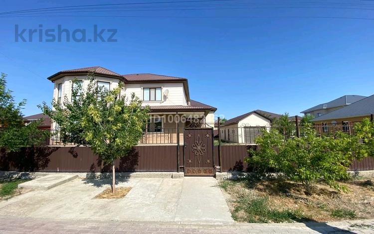Отдельный дом · 5 комнат · 250 м², мкр Нурсая-3, Нурсая-3, 4 улица 11 за 1 млн 〒 в Атырау — фото 2
