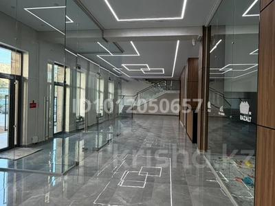6-бөлмелі пәтер · 215.27 м² · 4/10 қабат, 14-й мкр. 2/1, бағасы: 94.8 млн ₸ в Актау, 18-й мкр 
