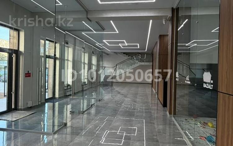 6-бөлмелі пәтер · 215.27 м² · 4/10 қабат, 14-й мкр. 2/1, бағасы: 94.8 млн ₸ в Актау, 18-й мкр  — фото 2