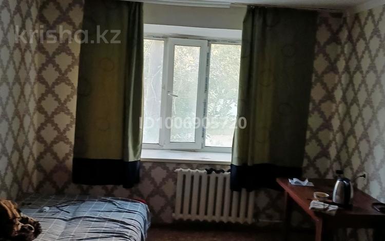 1-бөлмелі пәтер · 20 м² · 1/5 қабат, Тарбогтайская 61, бағасы: 6 млн ₸ в Семее — фото 2
