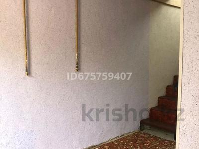 Продажа домов и дачи в Туркестанской обл.: Отдельный дом · 7 комнат · 150 м² · 12 сот., Т Умирзакулы 39 за 18 млн 〒 Отдельный дом · 7 комнат · 150 м² · 12 сот., Т Умирзакулы 39 за 18 млн 〒 в Сарыагаш